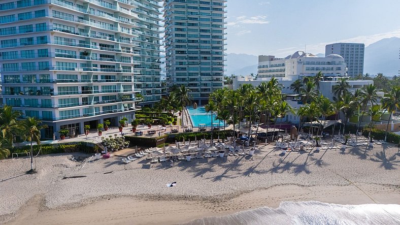 Albercas Frente al Mar, Jacuzzis, Cine, Sala de Juegos, Gimn