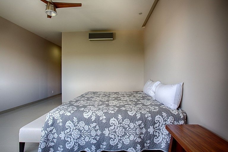 NEW! Ideal for Monthly stays with Oceanview!