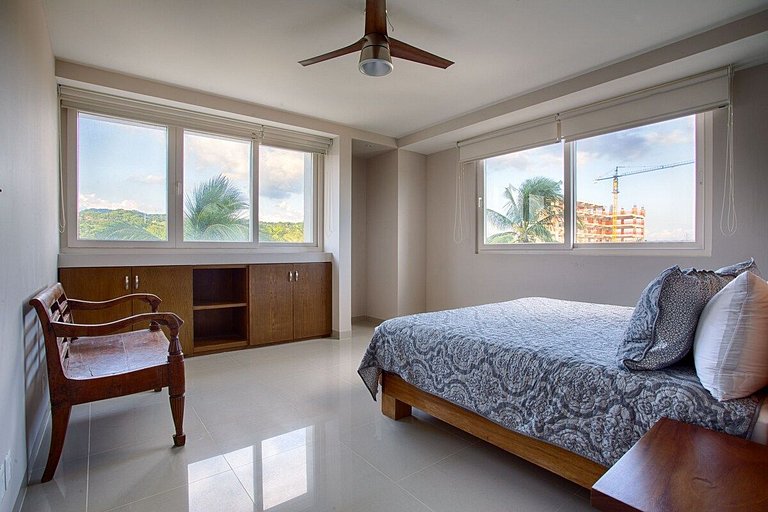 NEW! Ideal for Monthly stays with Oceanview!