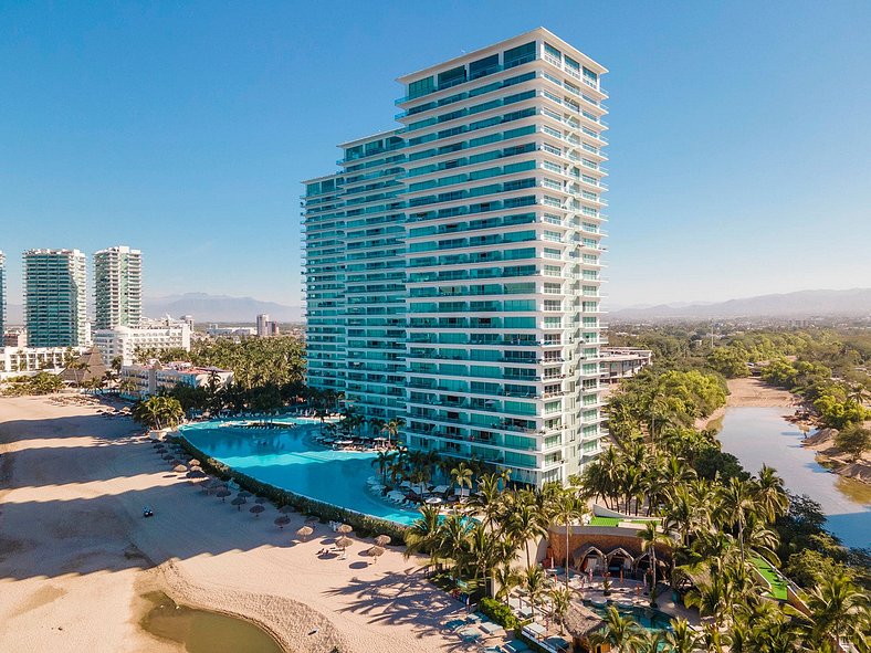 Panoramic Oceanview Condo, Luxe Peninsula Vallarta