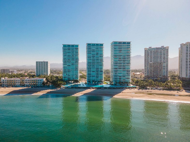 Panoramic Oceanview Condo, Luxe Peninsula Vallarta