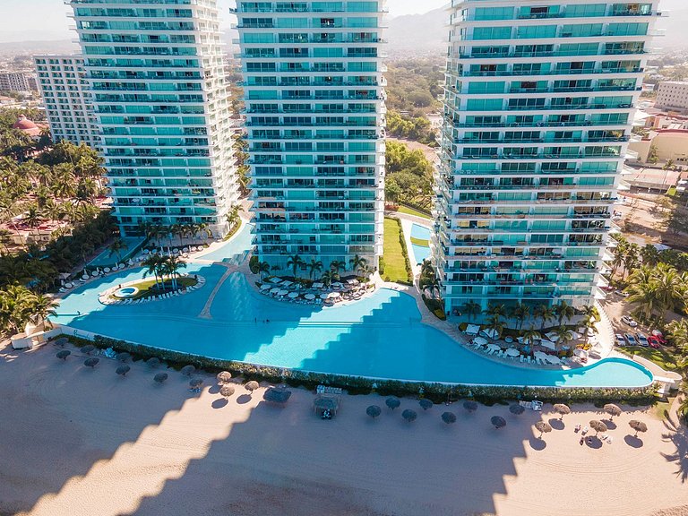 Panoramic Oceanview Condo, Luxe Peninsula Vallarta