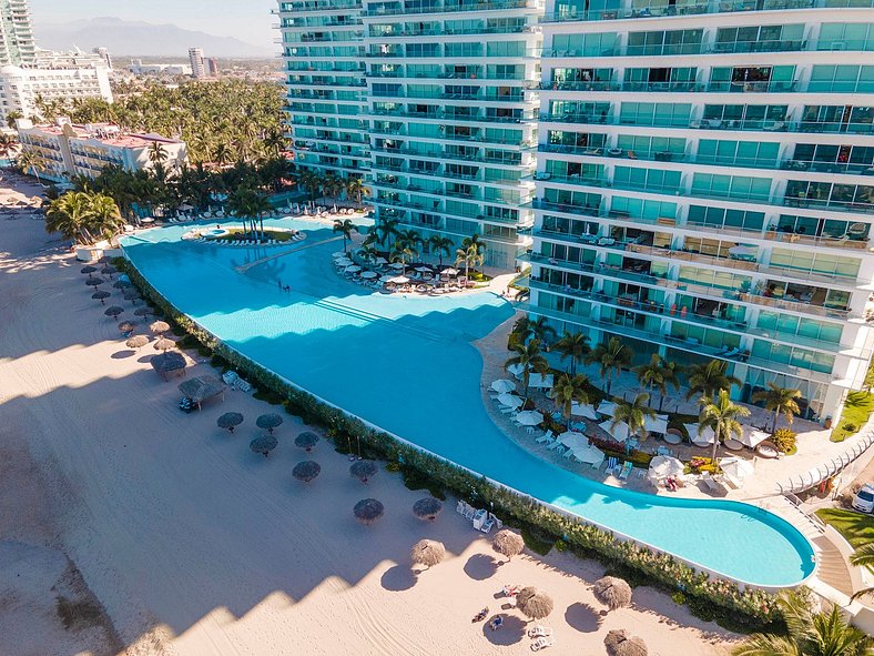 Panoramic Oceanview Condo, Luxe Peninsula Vallarta