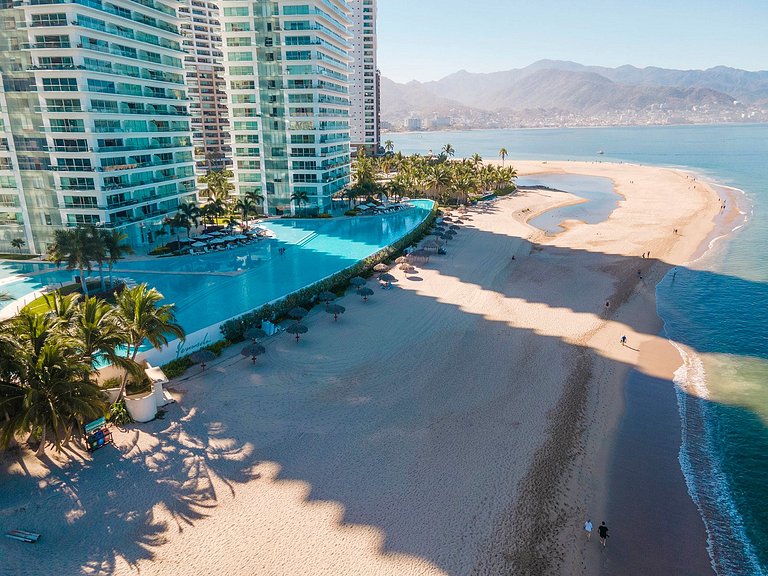 Panoramic Oceanview Condo, Luxe Peninsula Vallarta